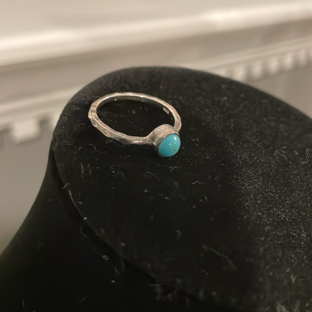 Sz 6 turquoise stone in silver setting